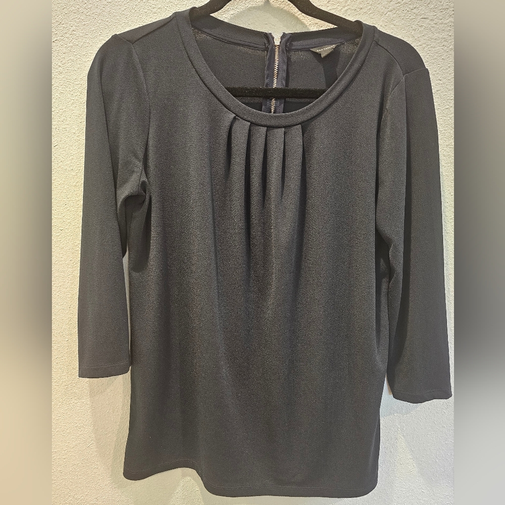 Ann Taylor Women’s Size M Navy Pleated Front Blouse
